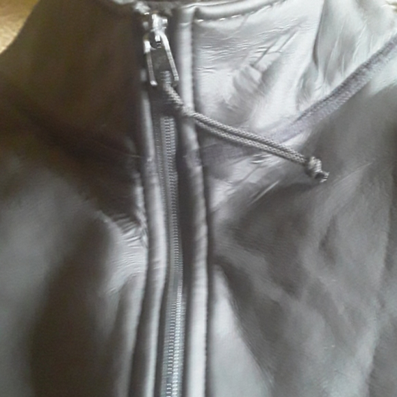 REI pull over - Picture 3 of 5